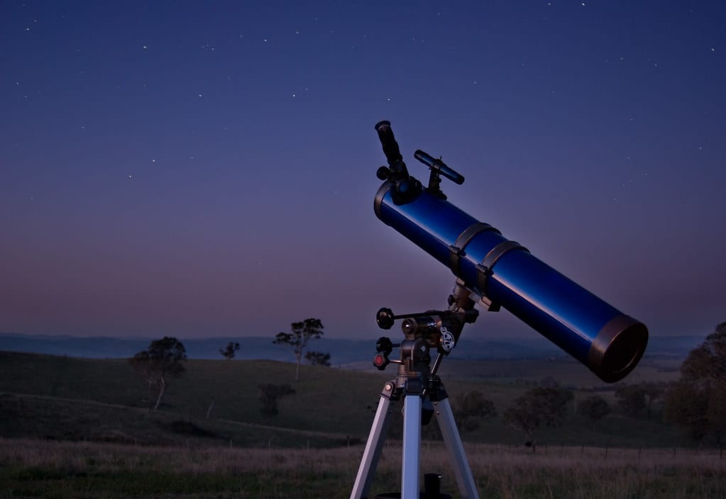 Overview on new-age telescope (Giant Magellan, VLT & James Webb)