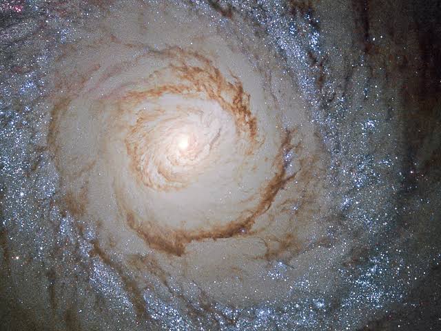 Messier 94: Know The Quite Life Of This Spiral Galaxy