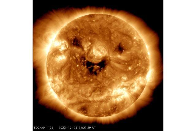 NASA Caught The Sun Smiling And It's The Most Happiest Thing