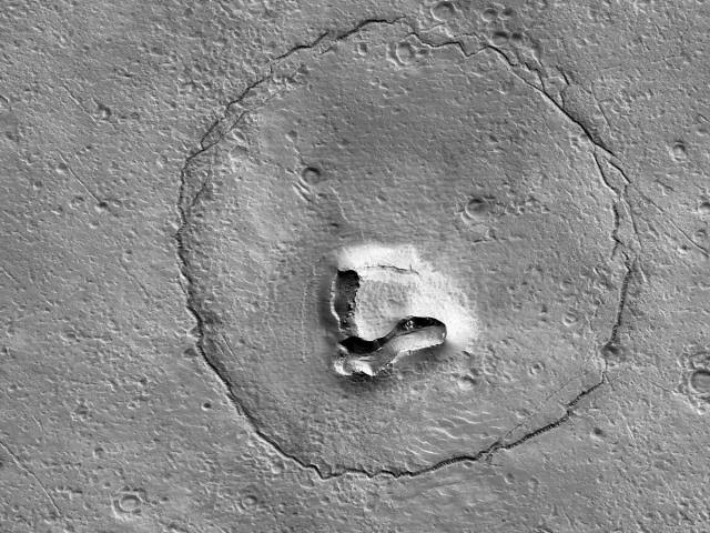 NASA Discovers Strange 'Bear Face' Rock Formation On Mars